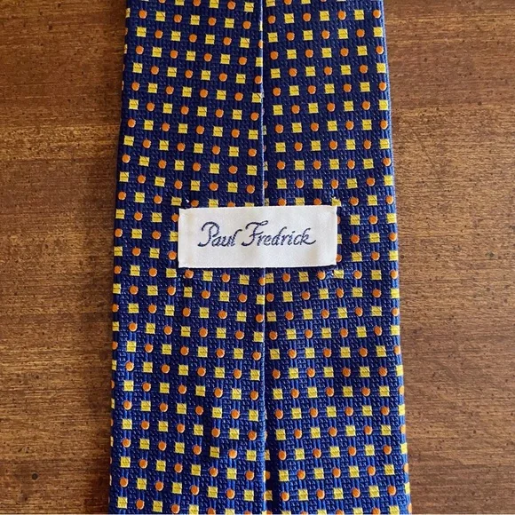 Handmade Paul Fredrick Wide Tie - Picture 5 of 5